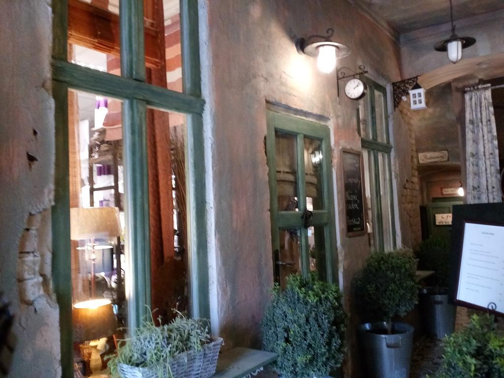 Apartments Rose Garden เดชชิน ภายนอก รูปภาพ